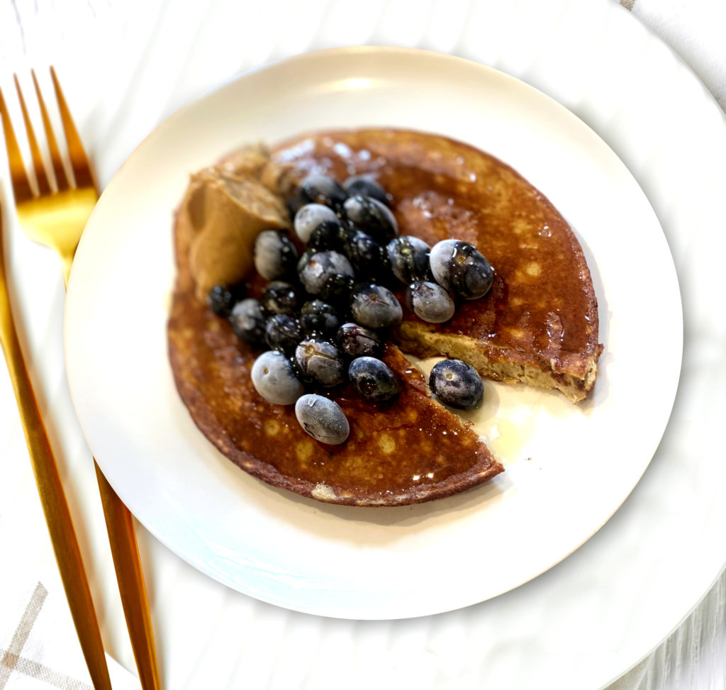 banana pancake with blueberries and honey
29 Healthy Snacks Ideas High in Protein: Ultimate Guide + PDF