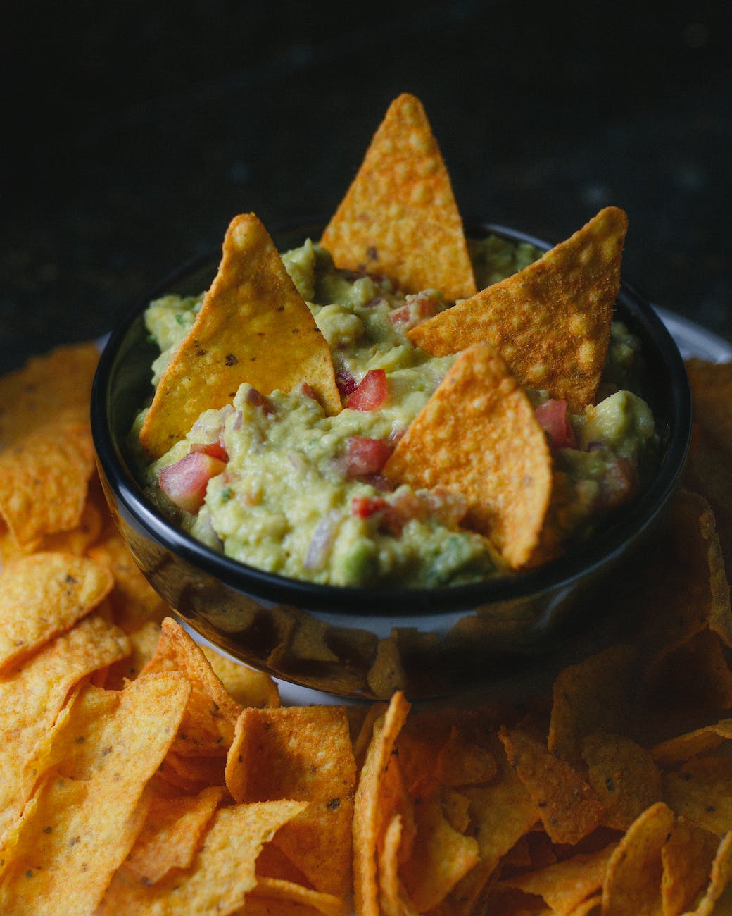 Keto tortilla chips and guacamole
29 Healthy Snacks Ideas High in Protein: Ultimate Guide + PDF